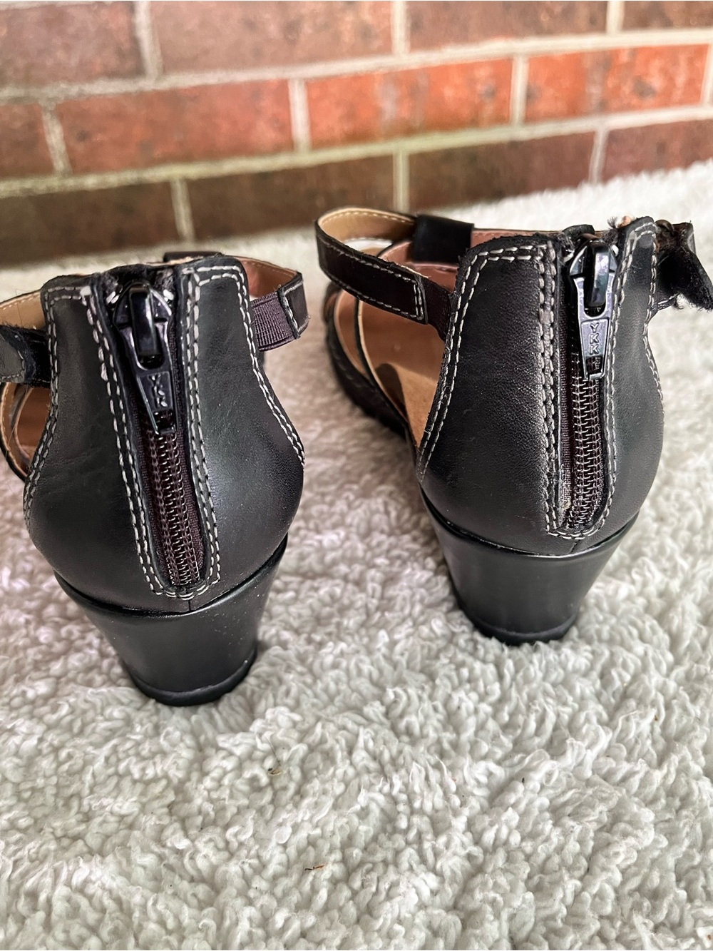 Earth Origins KENDAL Size 8M Women’s Black Wedge Sandals Side Velcro. Back Zip - Picture 5 of 13